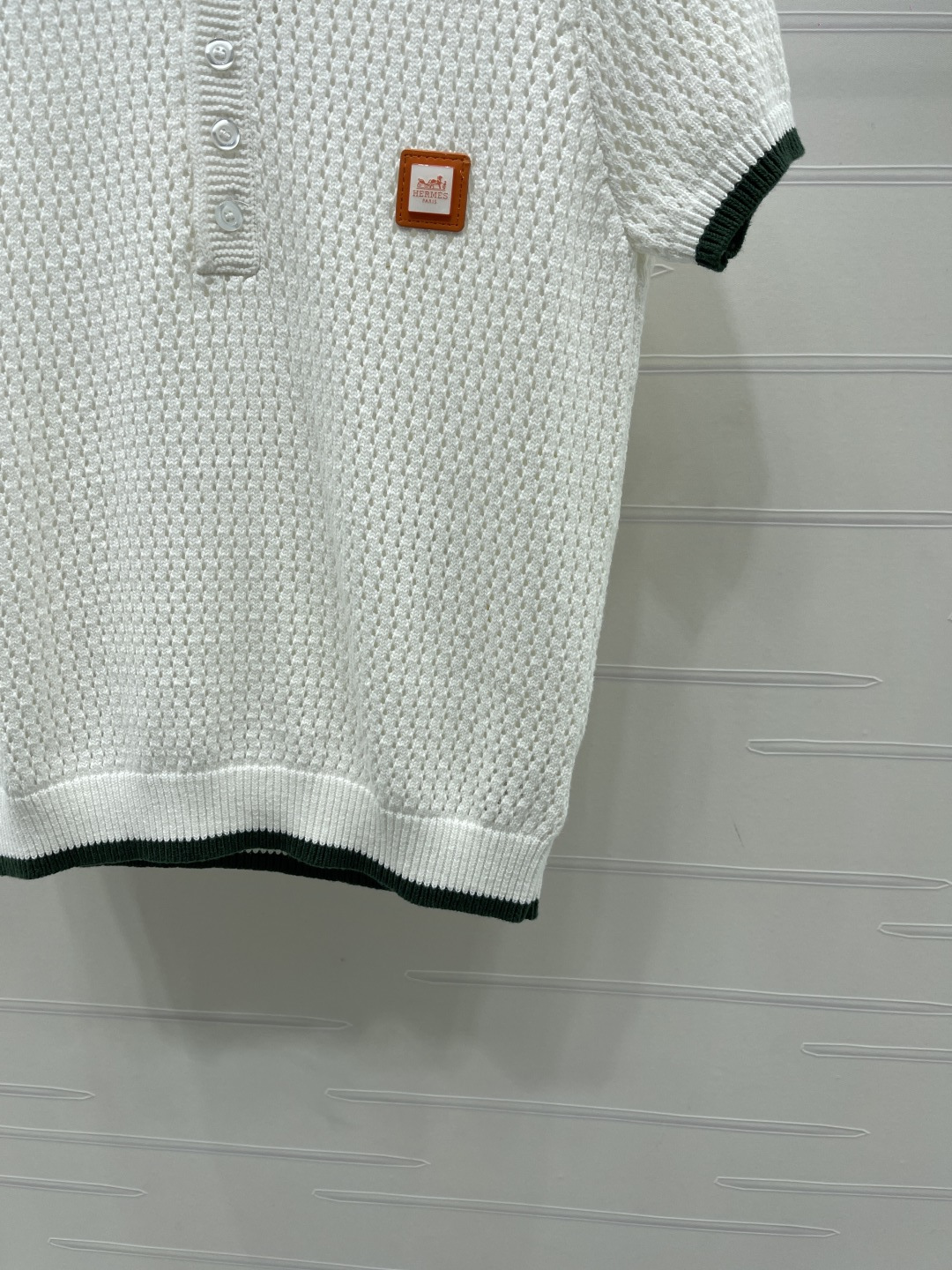 Women's short sleeves